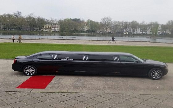 Schwarze Stretchlimousine